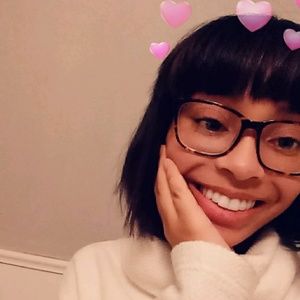 Meet your Posher, Laila